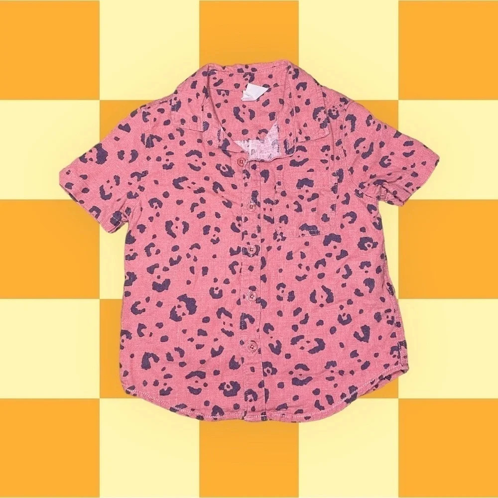 Cheetah style short sleeve button down shirt for boys